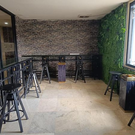 Beverly Hotel Batam Наґойя Екстер'єр фото