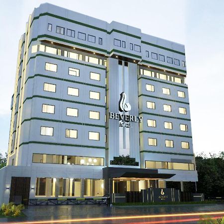 Beverly Hotel Batam Наґойя Екстер'єр фото