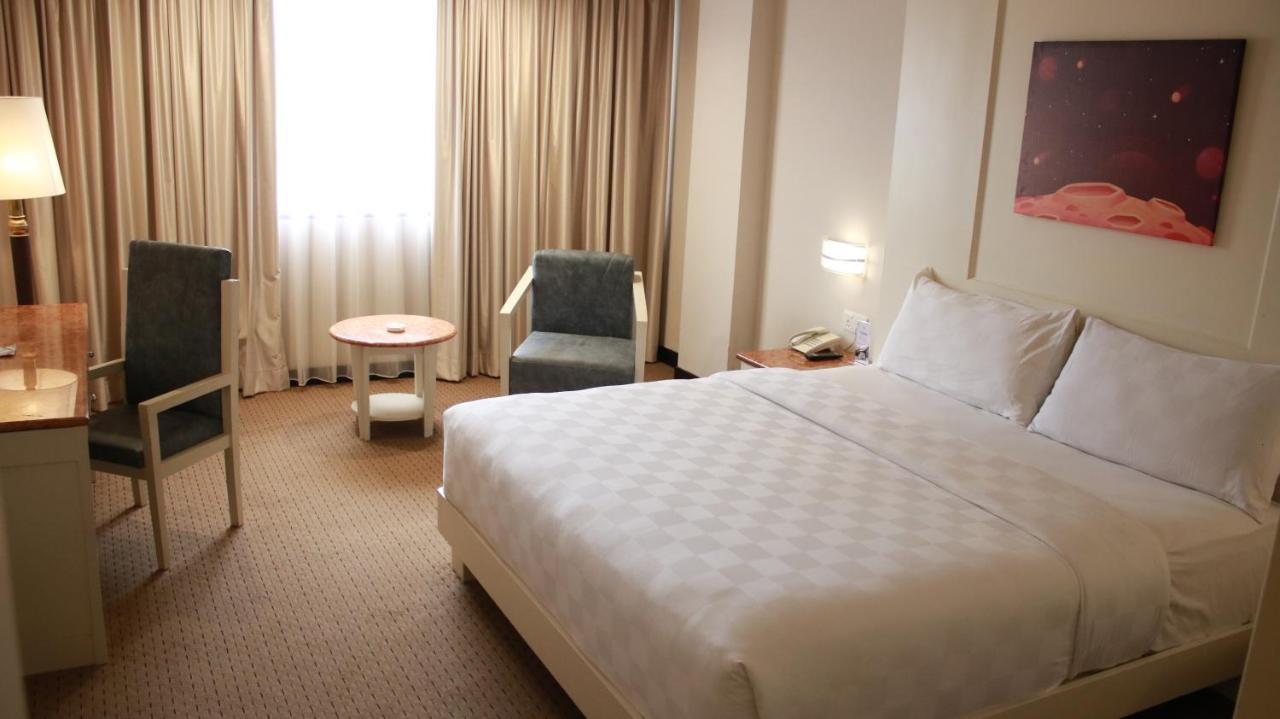 Beverly Hotel Batam Наґойя Екстер'єр фото