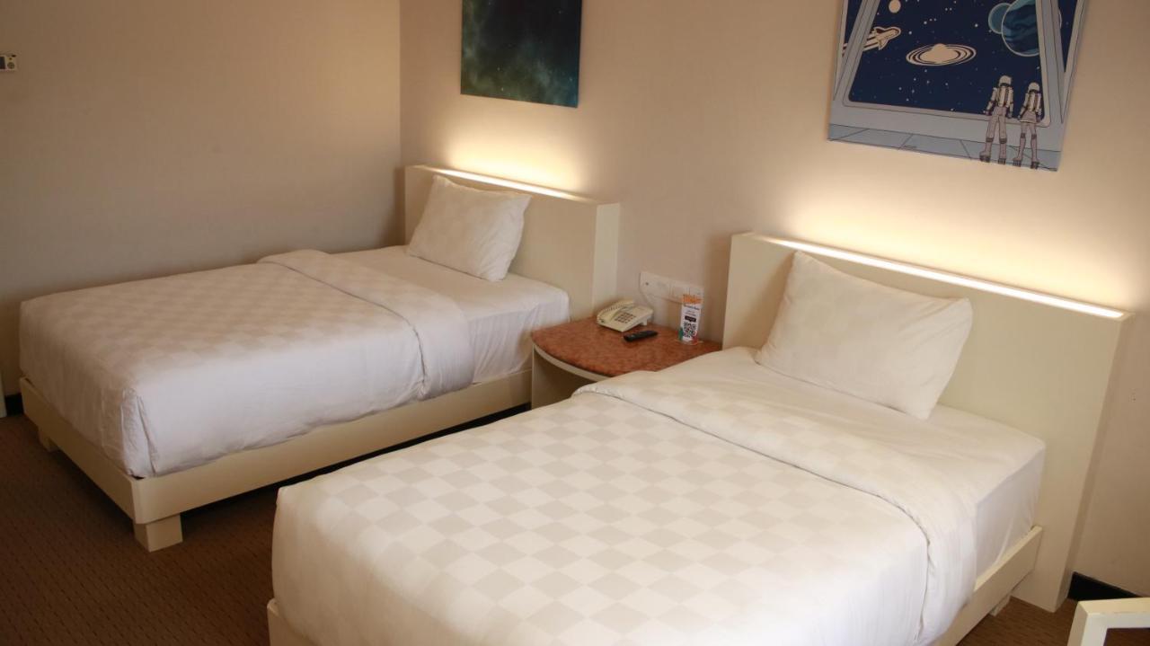 Beverly Hotel Batam Наґойя Екстер'єр фото