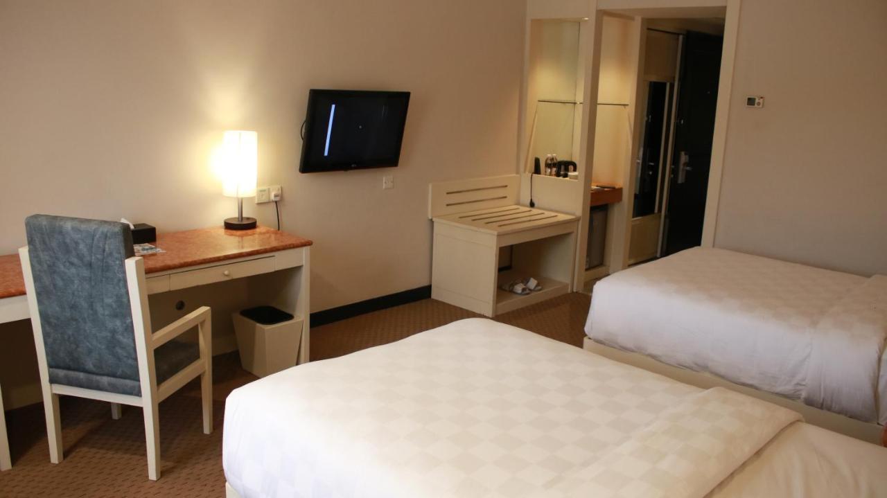 Beverly Hotel Batam Наґойя Екстер'єр фото