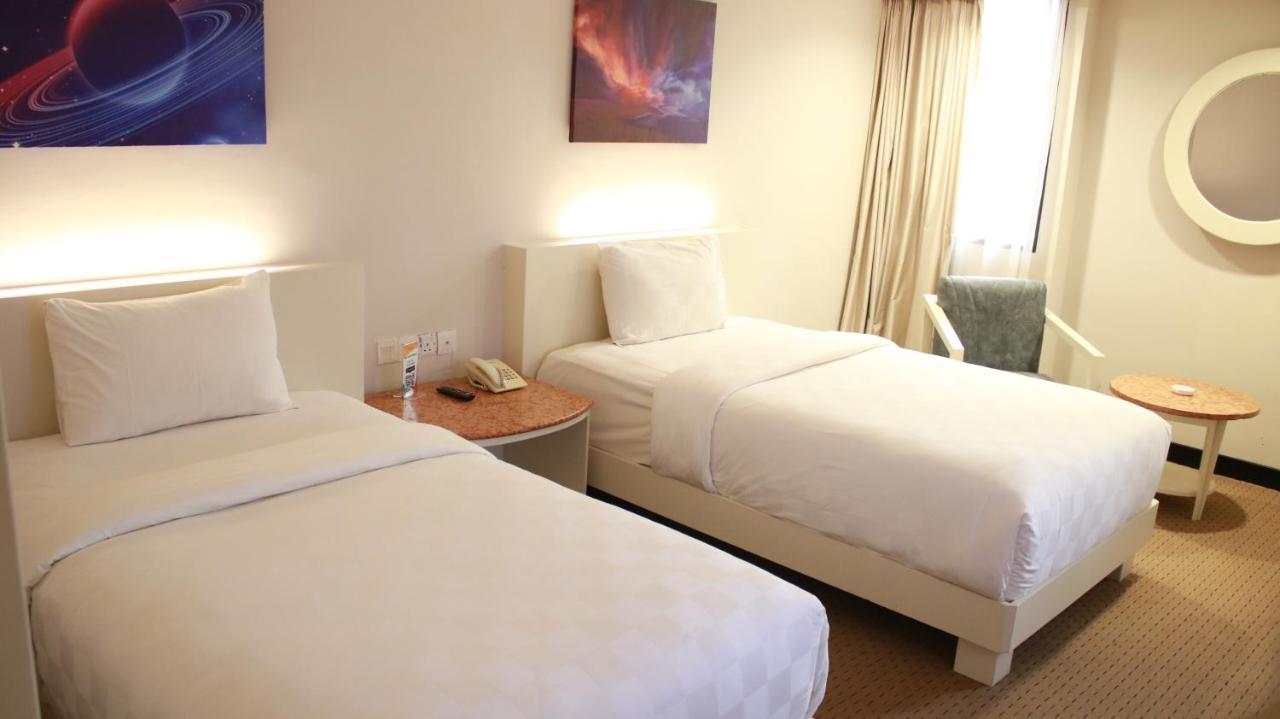 Beverly Hotel Batam Наґойя Екстер'єр фото