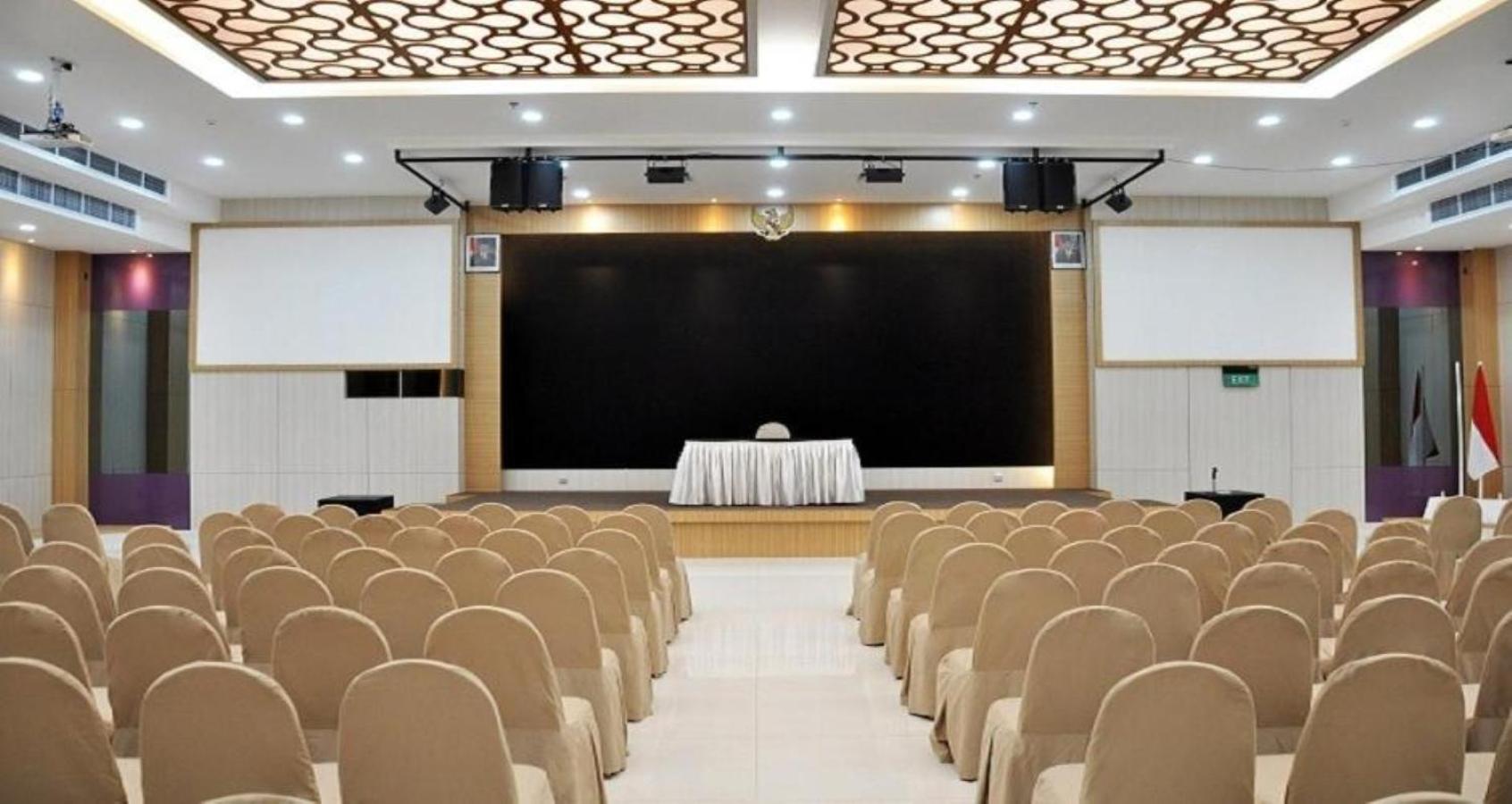 Beverly Hotel Batam Наґойя Екстер'єр фото