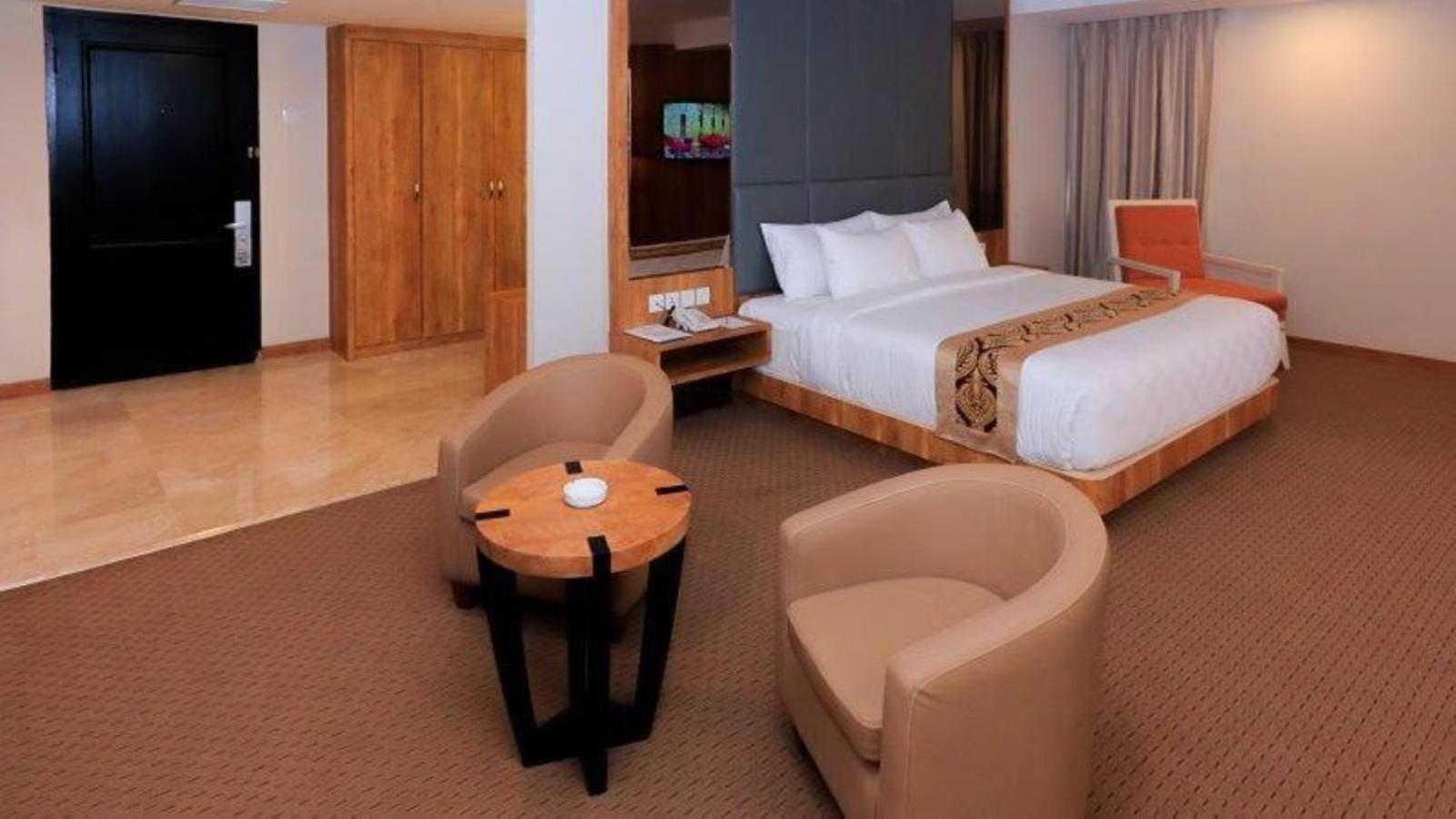 Beverly Hotel Batam Наґойя Екстер'єр фото