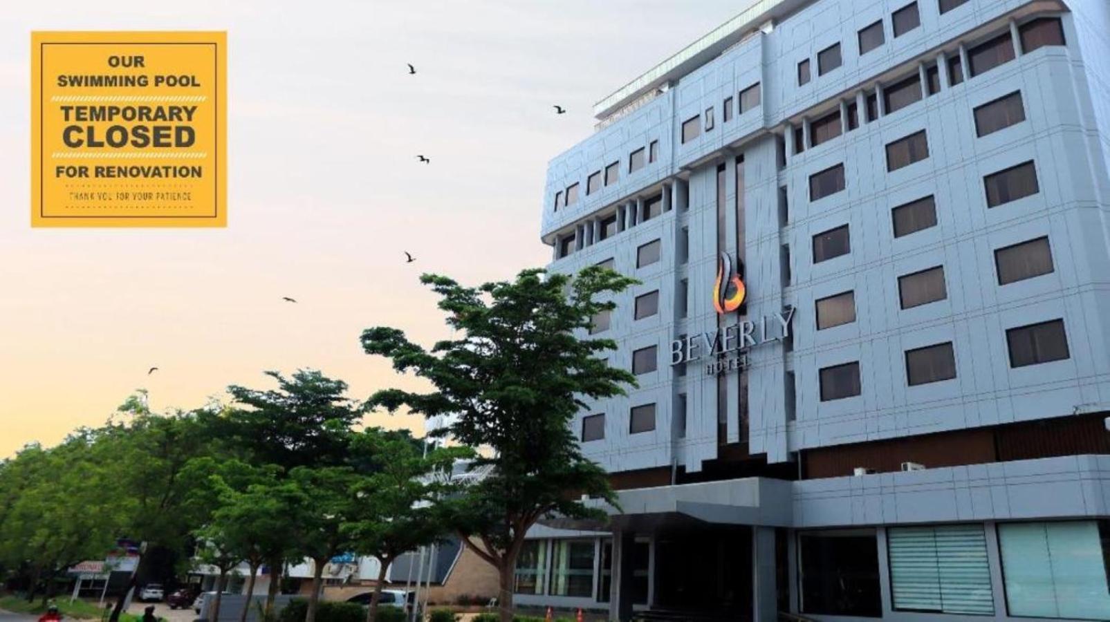 Beverly Hotel Batam Наґойя Екстер'єр фото