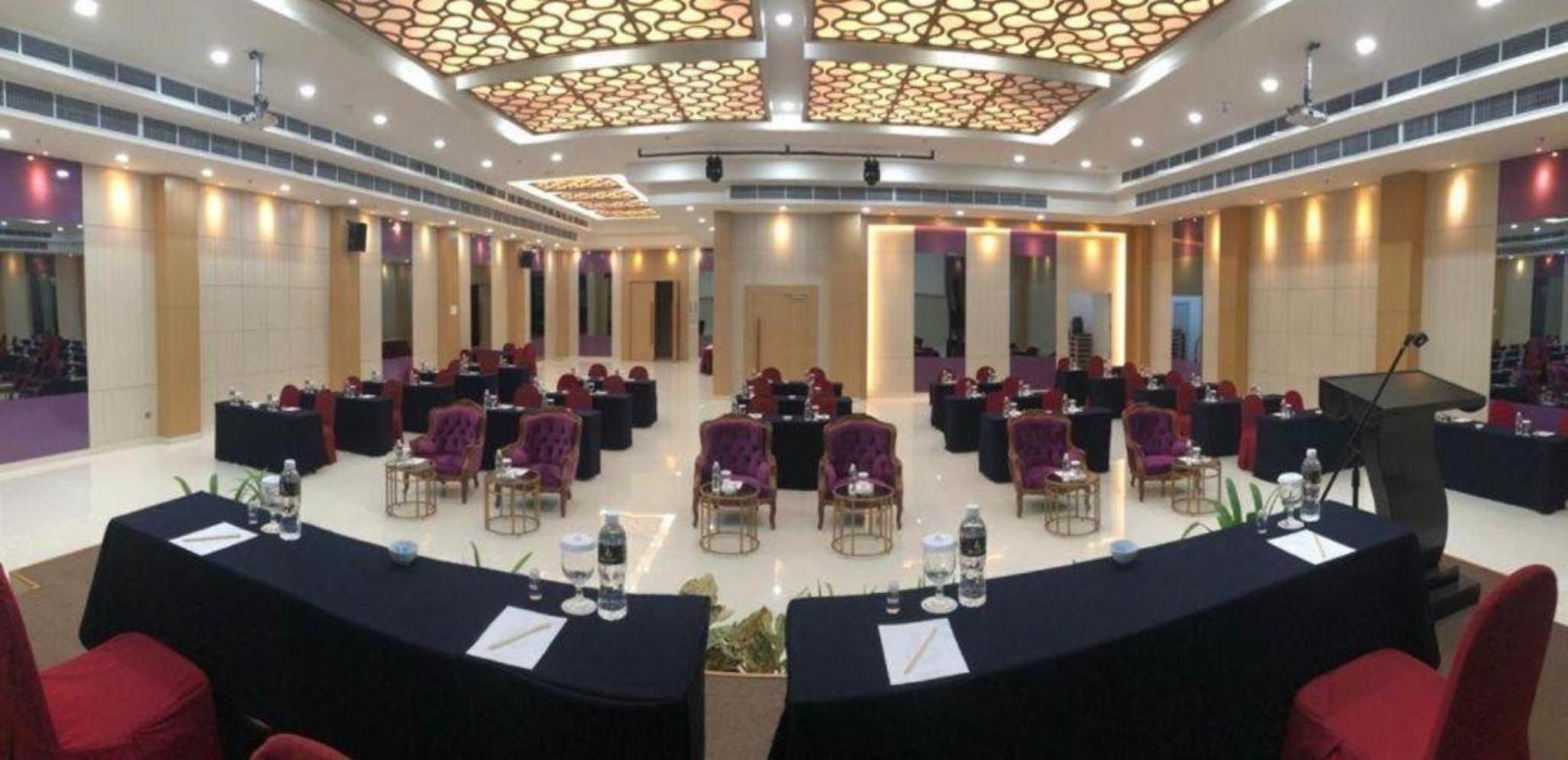 Beverly Hotel Batam Наґойя Екстер'єр фото