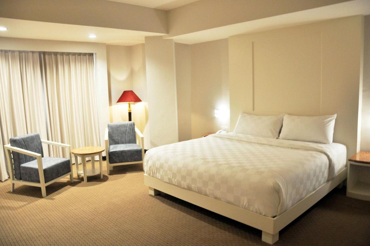 Beverly Hotel Batam Наґойя Екстер'єр фото