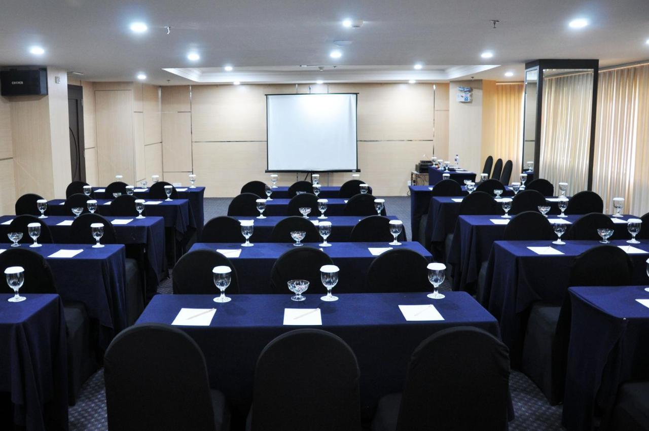 Beverly Hotel Batam Наґойя Екстер'єр фото