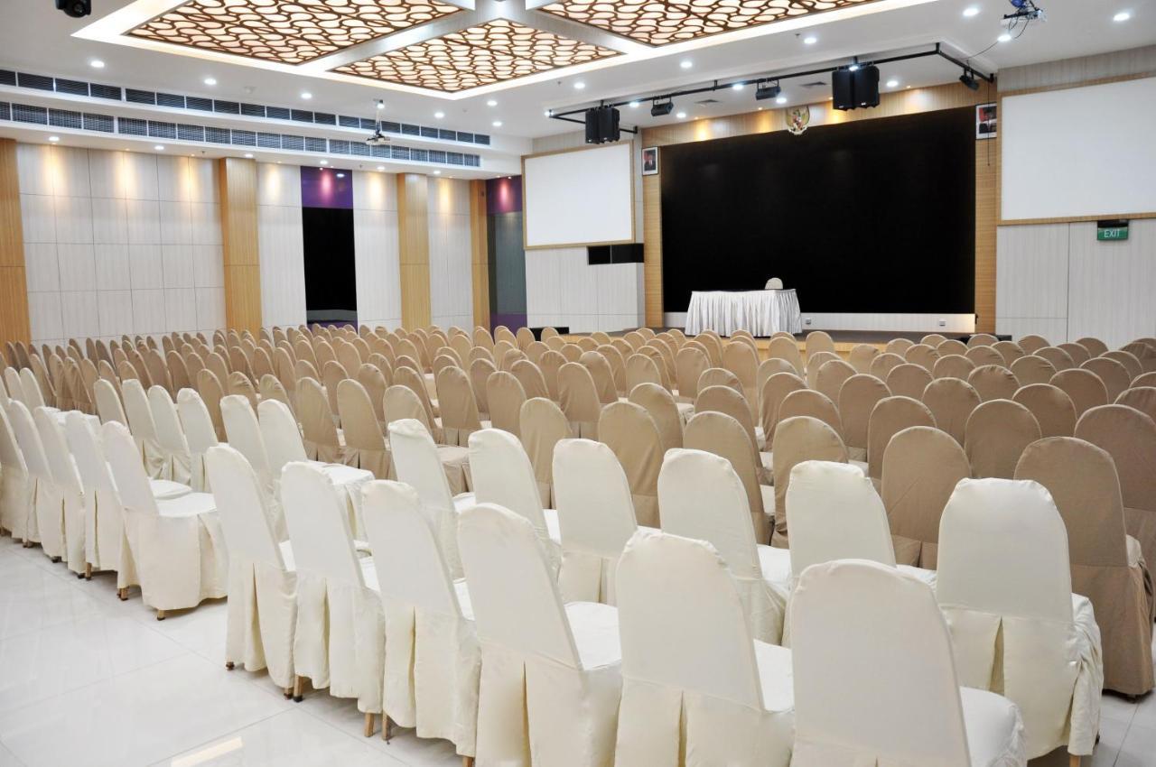 Beverly Hotel Batam Наґойя Екстер'єр фото