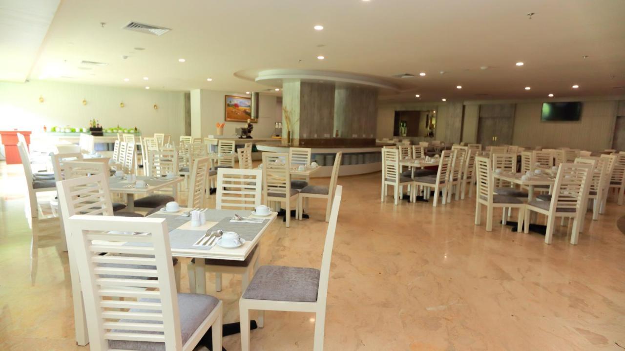 Beverly Hotel Batam Наґойя Екстер'єр фото